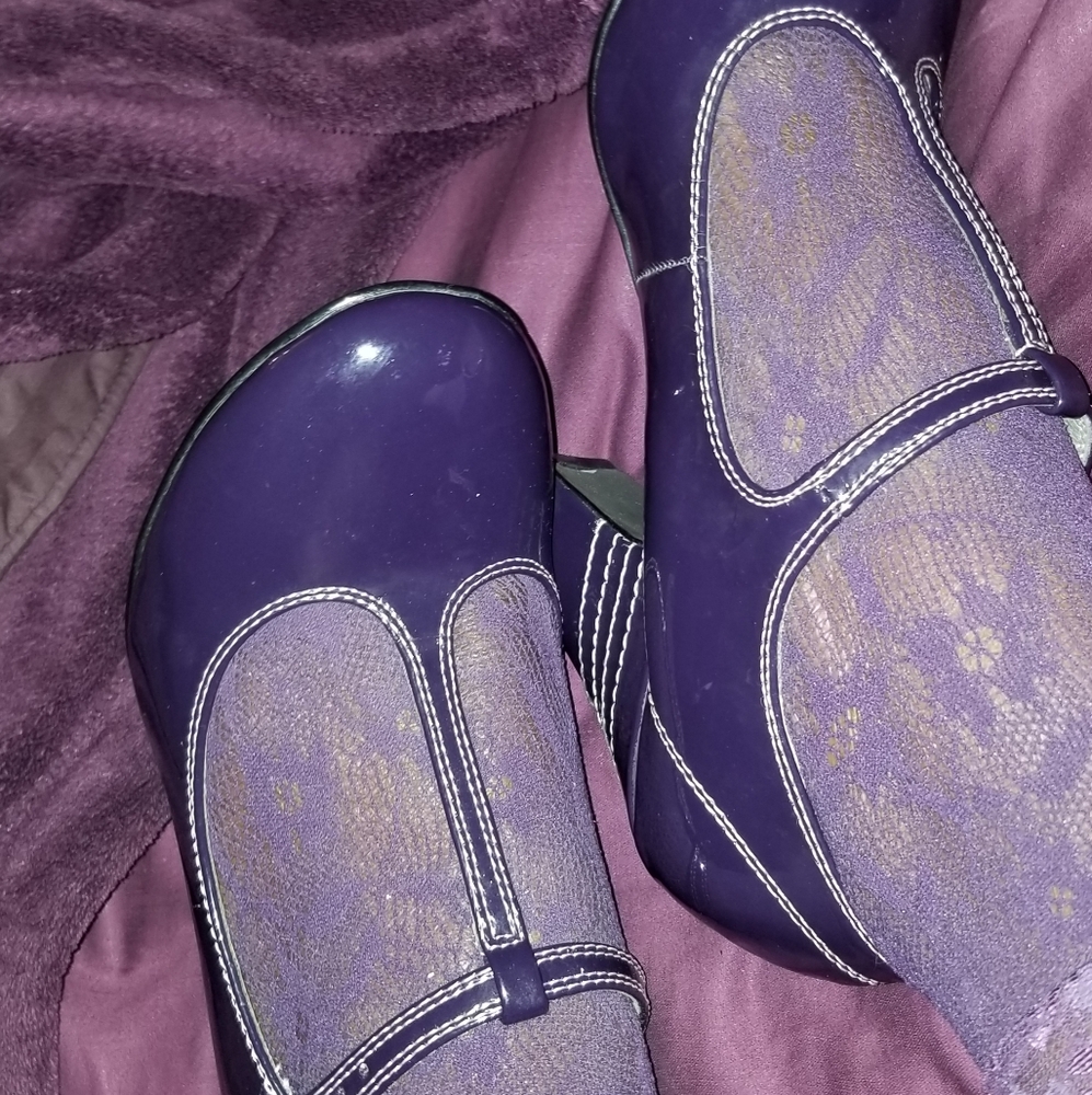 Shoes: Patent Leather Heels - Picture 6 of 6